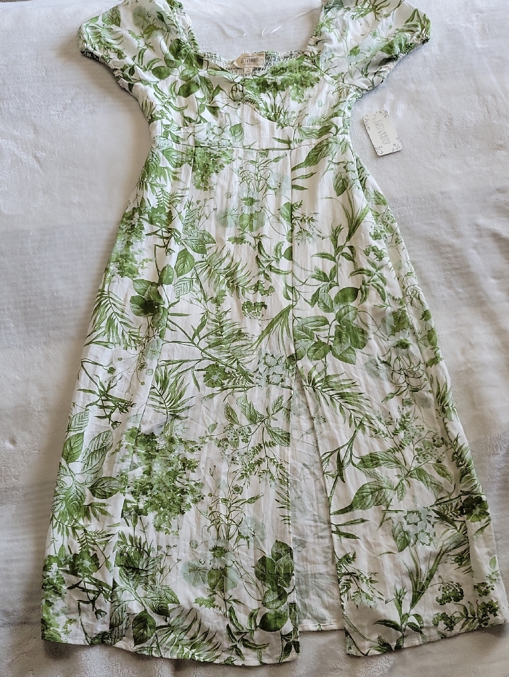 Sweet Wanderer Green and White Botanical Dress 💚💚💚NWT